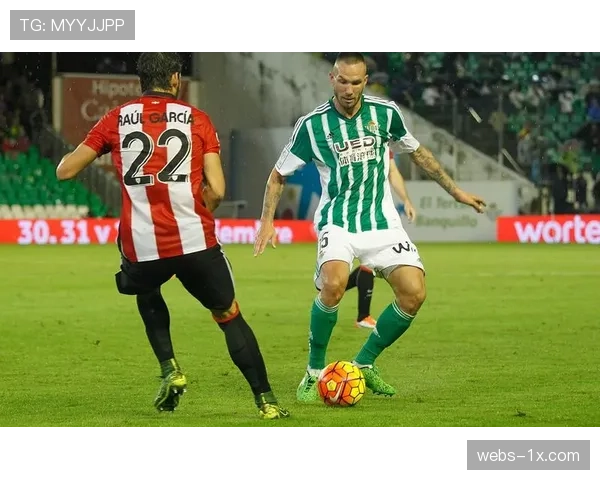 实时：尼斯半场0-0闷平里尔，双方合计仅一次射正